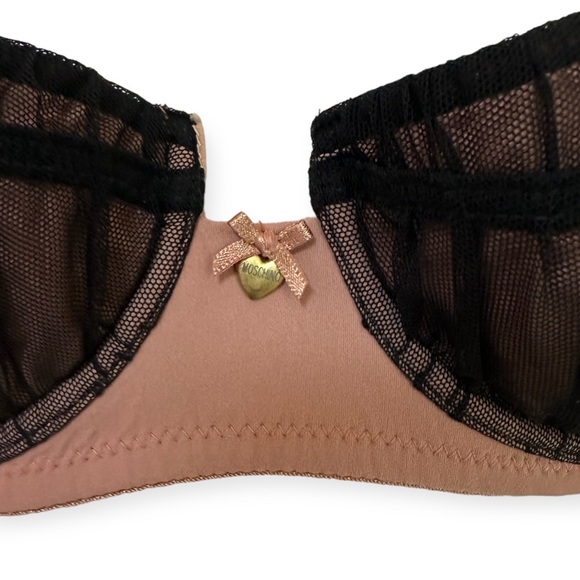 Vintag Moschino Rose & Black Lace Unwire Bra Set with Gilded Gold "Heart" Accent - Picture 8 of 10